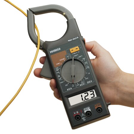 DMM/Thermometer With AC Clamp Feature