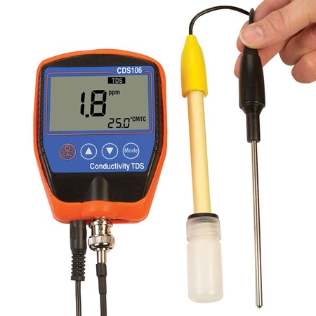 Portable Conductivity, TDS, Temperature and Salt Meter