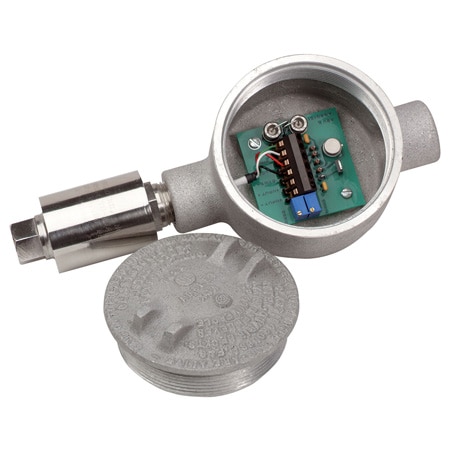 High Accuracy Pressure Transmitter with Lightning Protected Amplifier Housing