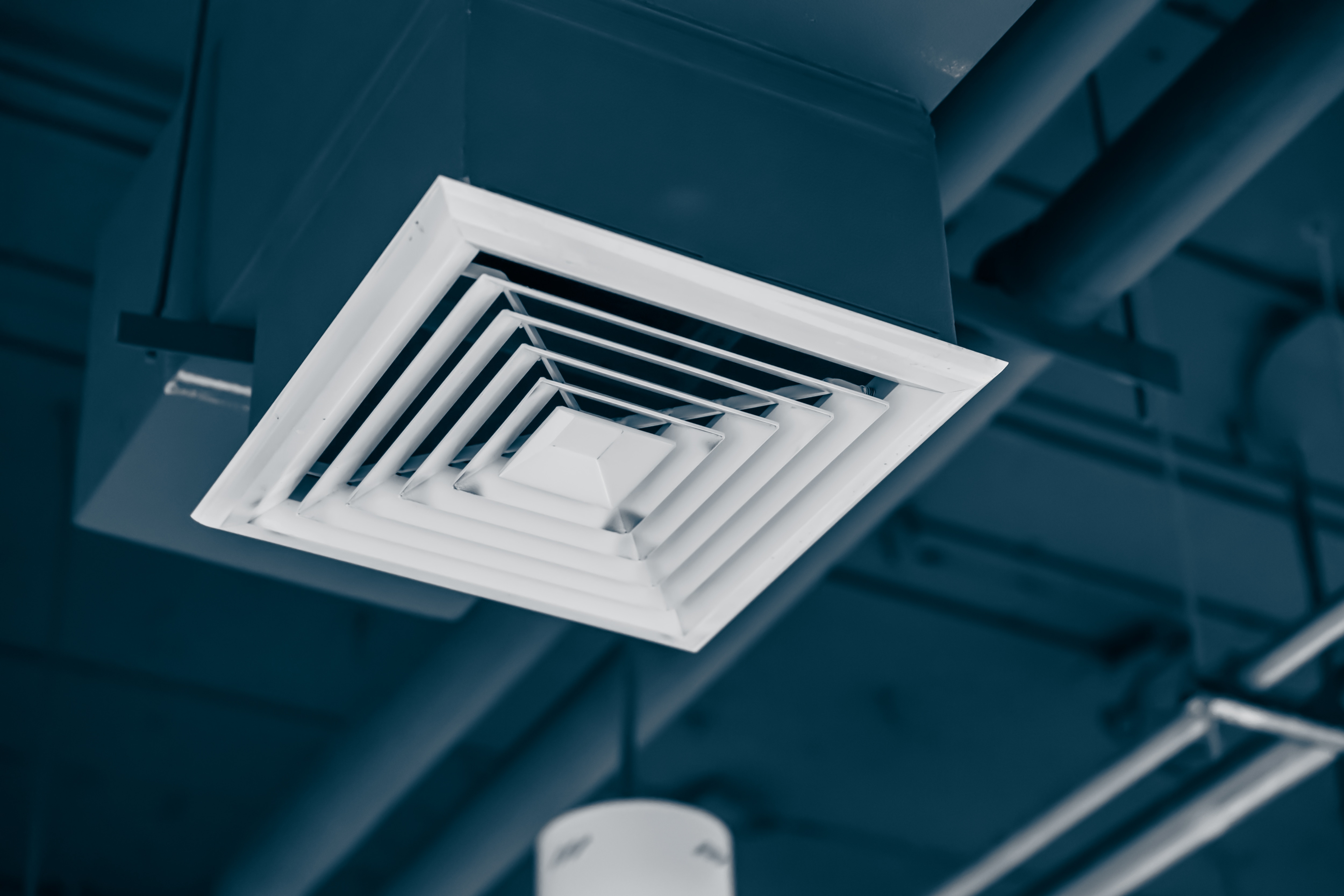 square-air-conditioning-in-office-air-duct-pipe